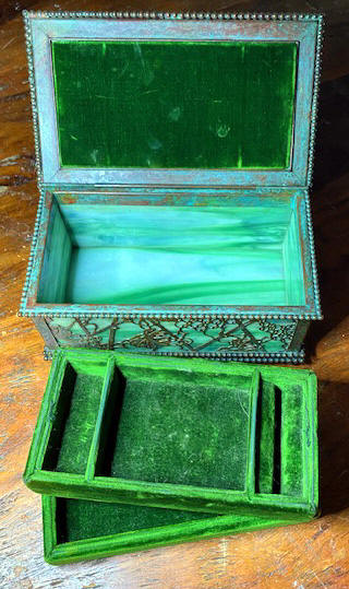 Grapevine jewel box
