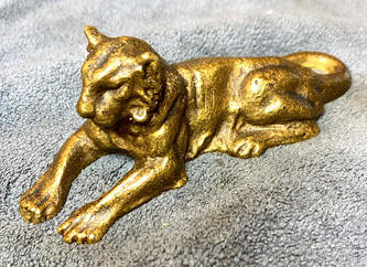 Lioness paperweight Tfifany studios