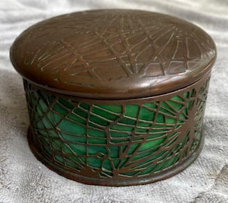 Tiffany pine needle powder jar